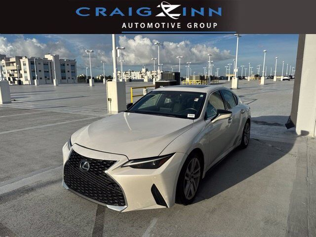 2021 LEXUS IS