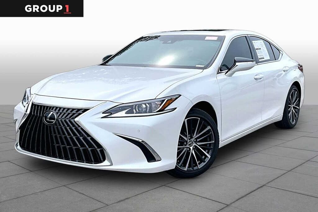 2025 LEXUS ES
