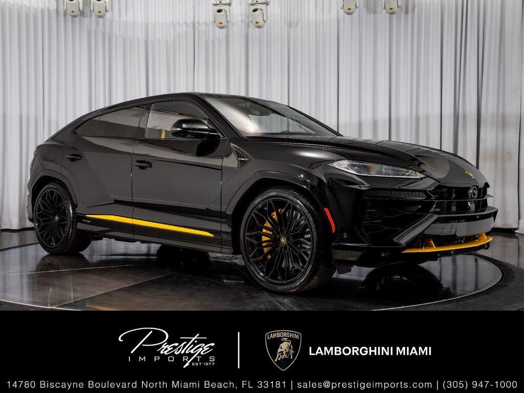 2025 LAMBORGHINI URUS