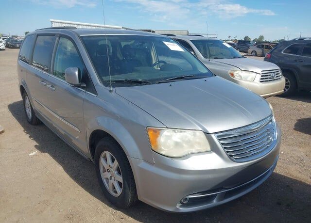 2013 CHRYSLER Town and Country