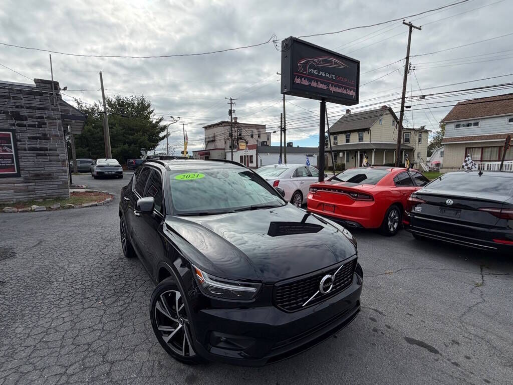 2021 VOLVO XC40