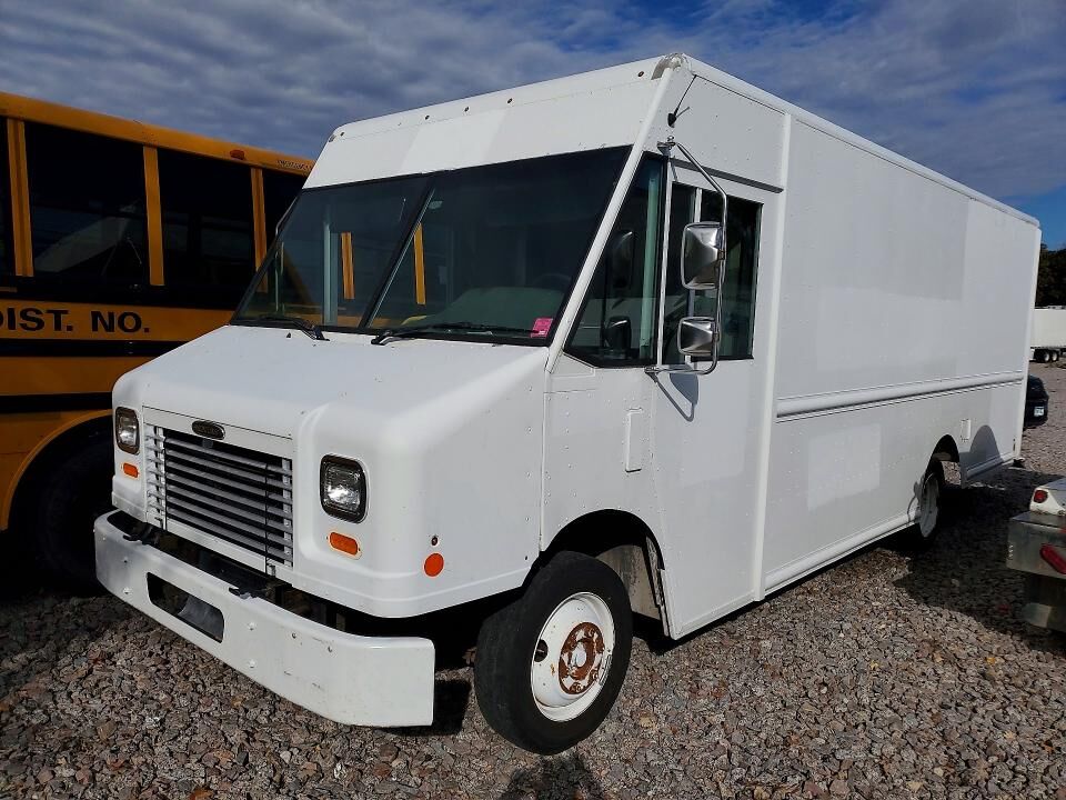 2018 FREIGHTLINER MT 45G Front Gasoline Engine Walk in Van Chassis