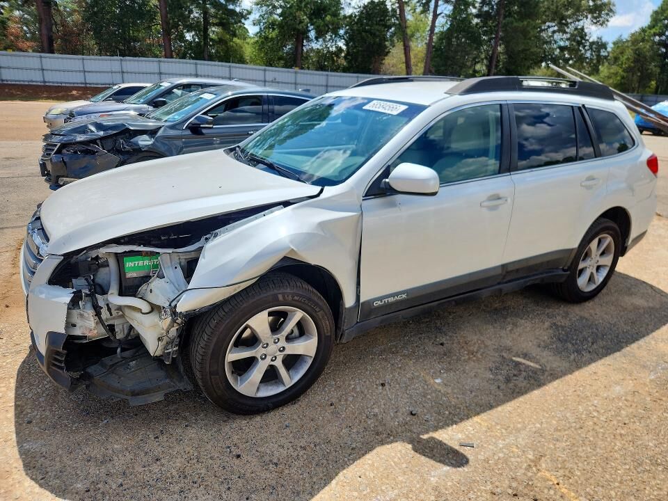 2013 SUBARU Outback