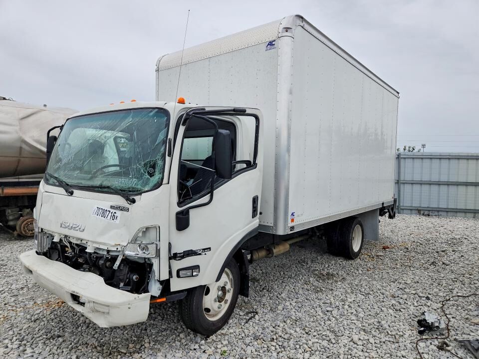 2024 ISUZU NPR-HD