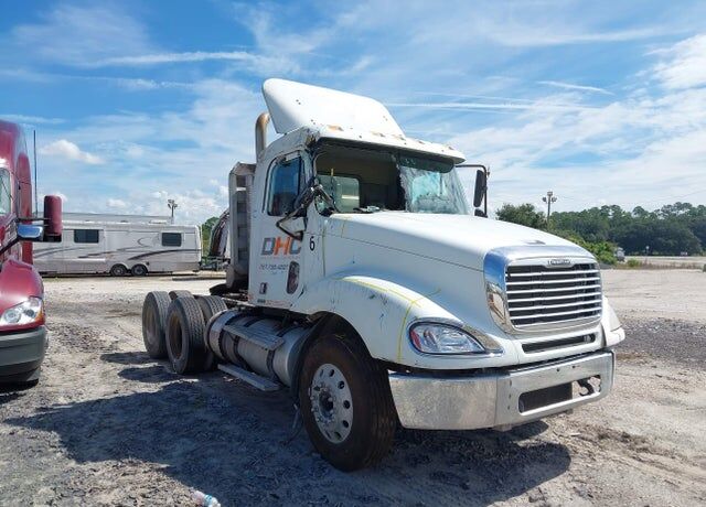 2005 FREIGHTLINER Columbia