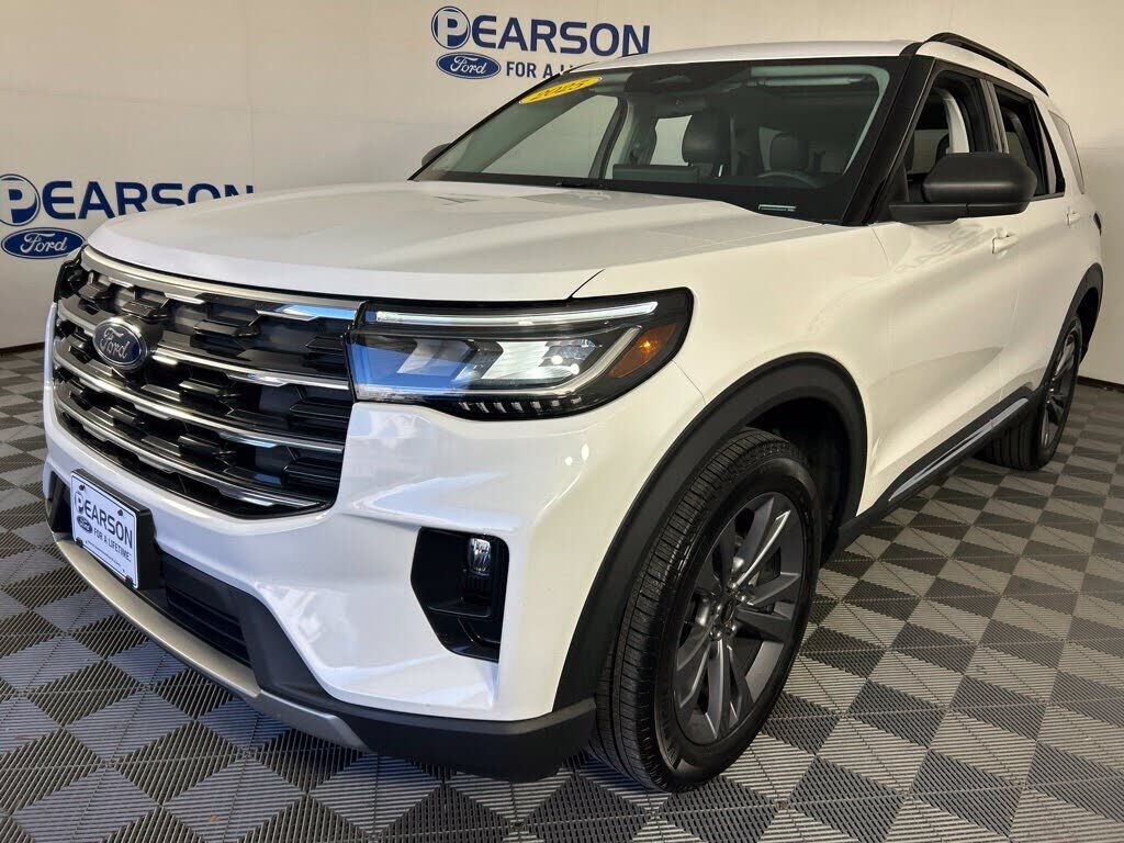 2025 FORD Explorer