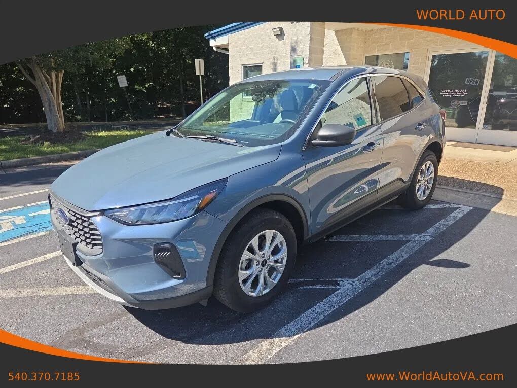 2024 FORD Escape