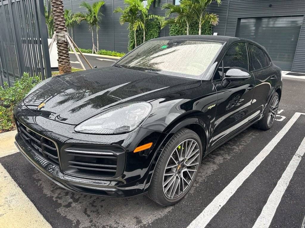 2023 PORSCHE Cayenne