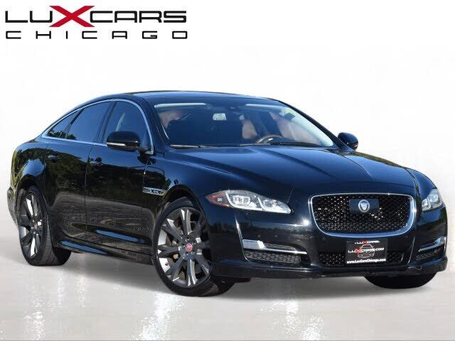 2017 JAGUAR XJ