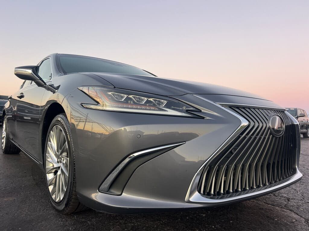 2021 LEXUS ES