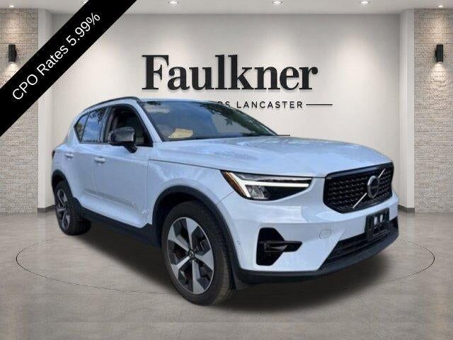 2024 VOLVO XC40