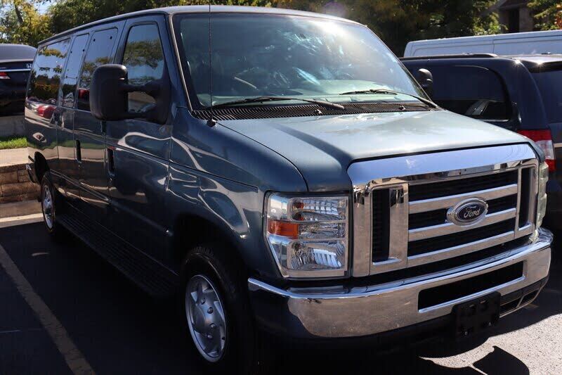 2012 FORD E-350
