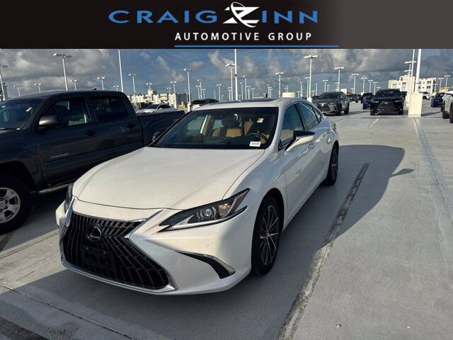 2025 LEXUS ES