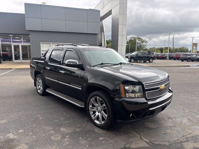 2013 CHEVROLET Avalanche