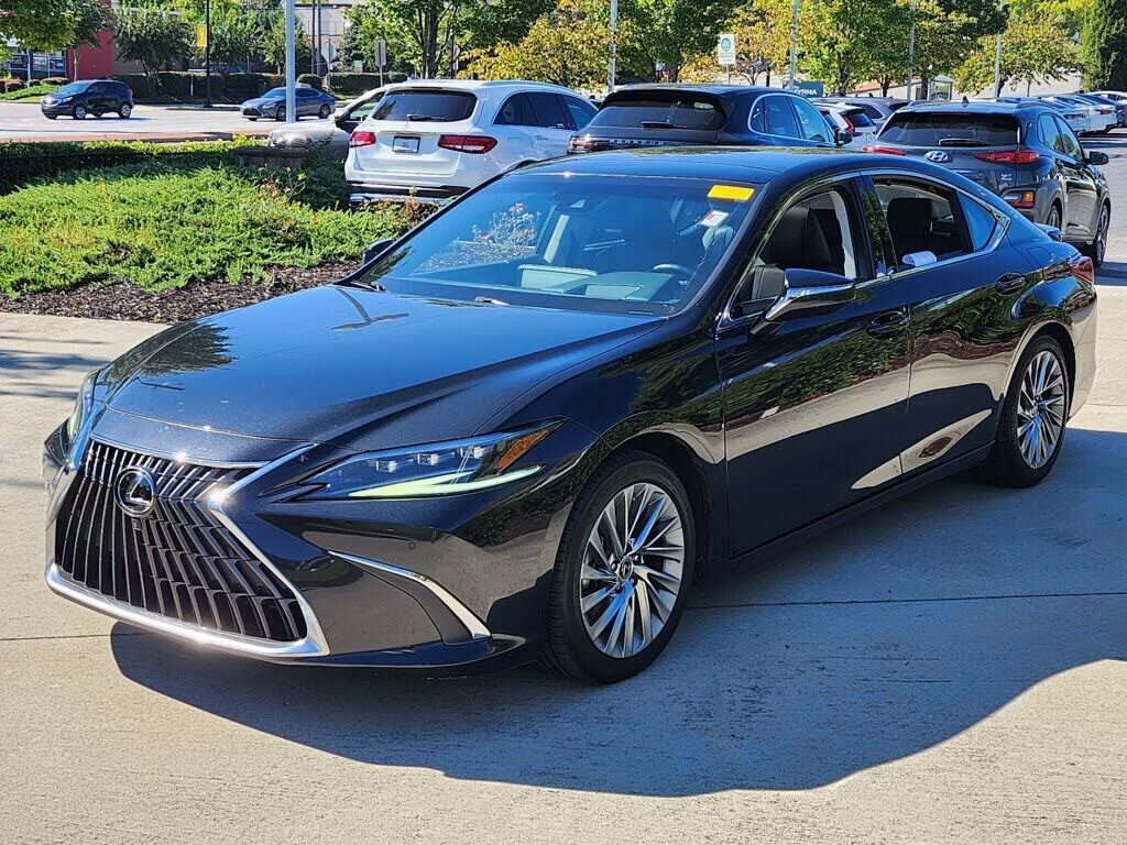 2022 LEXUS ES