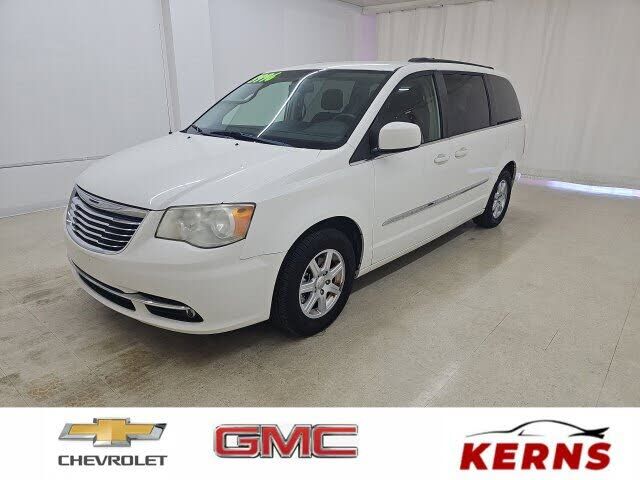 2011 CHRYSLER Town and Country