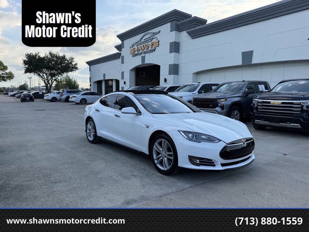 2015 TESLA Model S