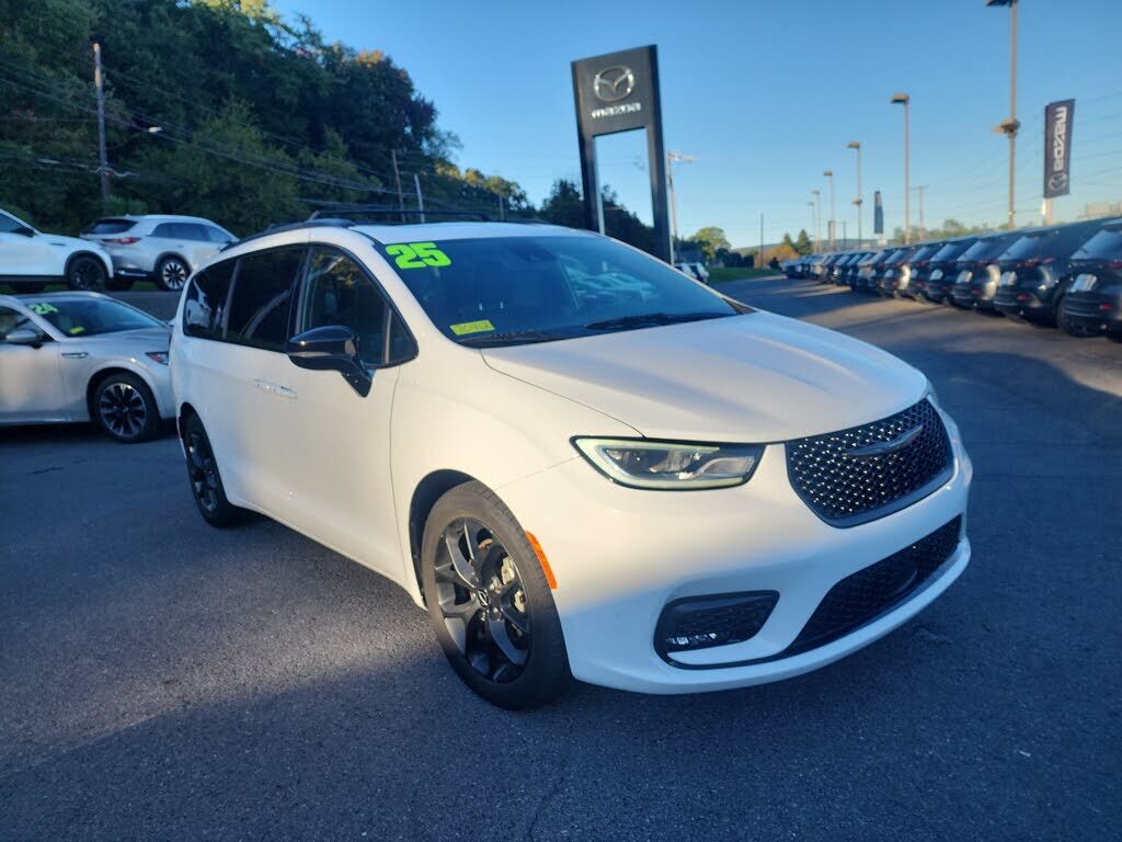 2025 CHRYSLER Pacifica