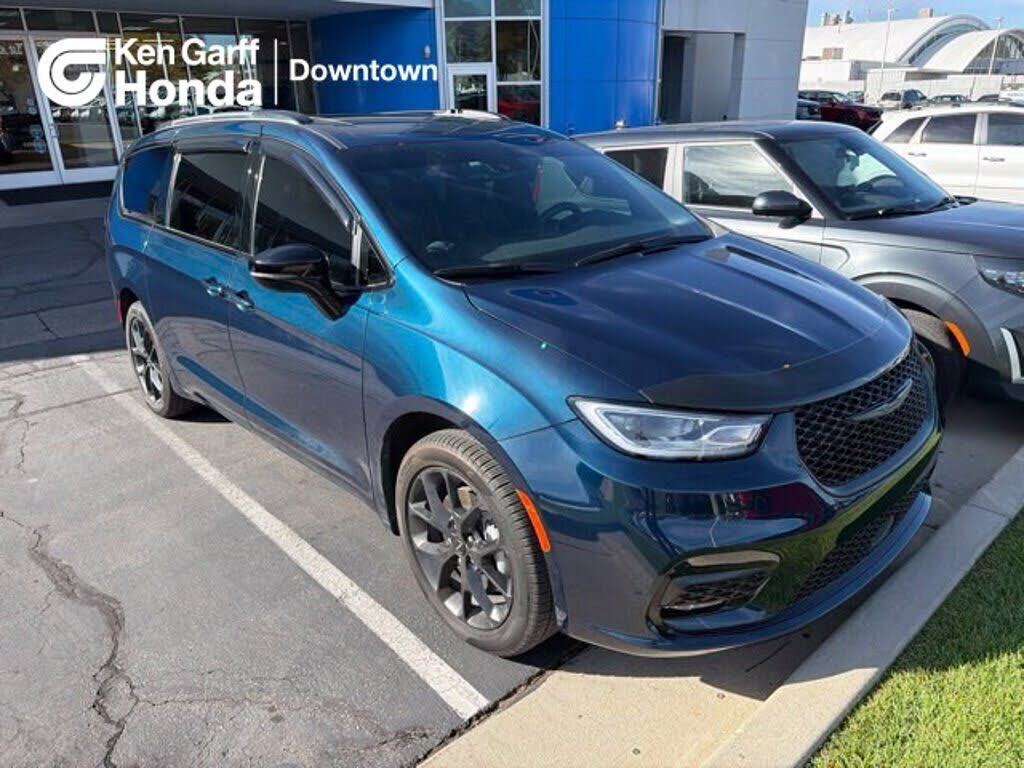 2025 CHRYSLER Pacifica