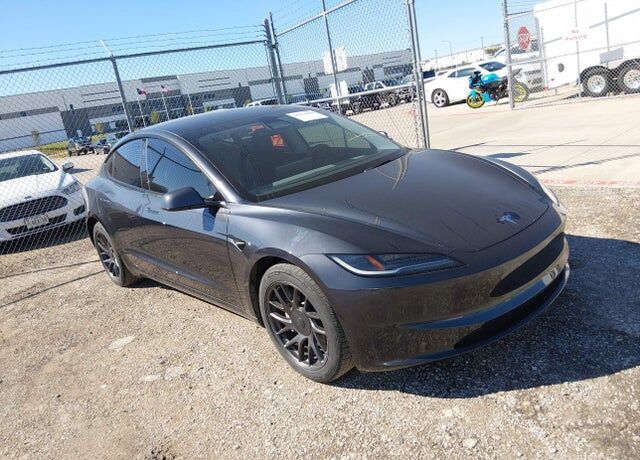 2025 TESLA Model 3