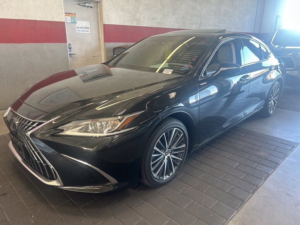 2024 LEXUS ES