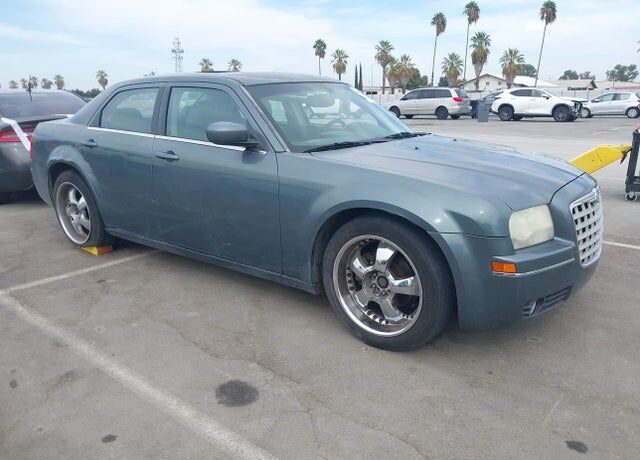 2005 CHRYSLER 300