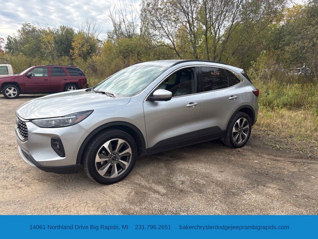 2024 FORD Escape