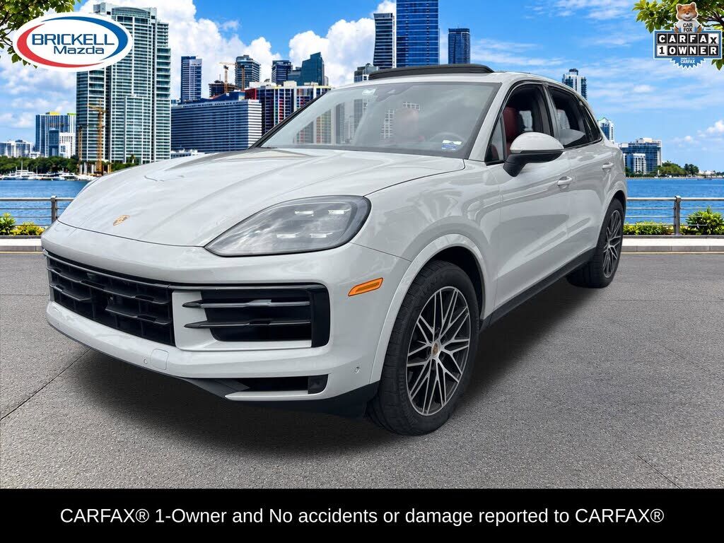 2024 PORSCHE Cayenne