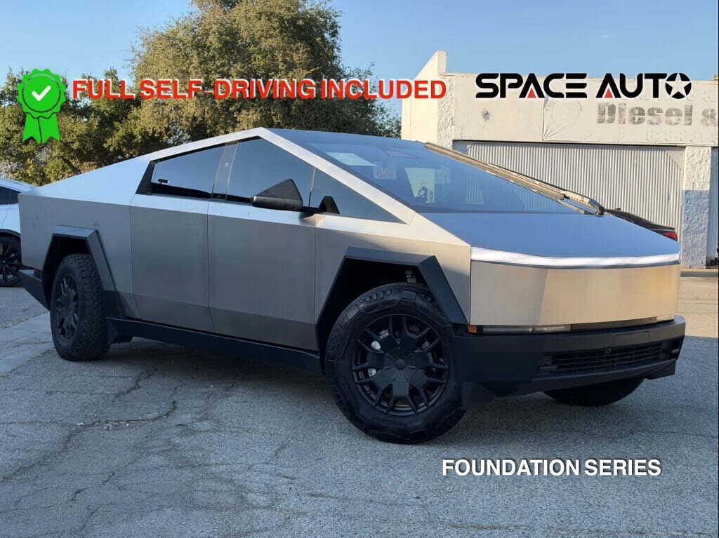 2024 TESLA Cybertruck