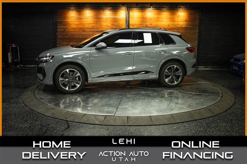 2023 AUDI Q4