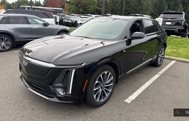 2024 CADILLAC Lyriq