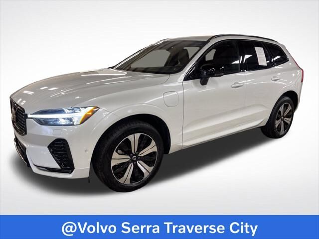 2025 VOLVO XC60