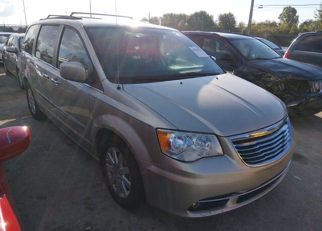 2015 CHRYSLER Town and Country