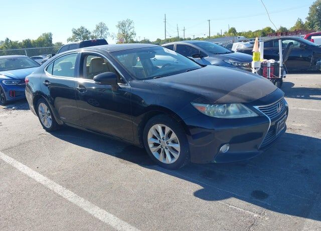 2013 LEXUS ES