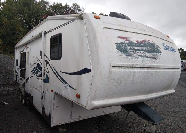 2005 FOREST RIVER Sierra Towables