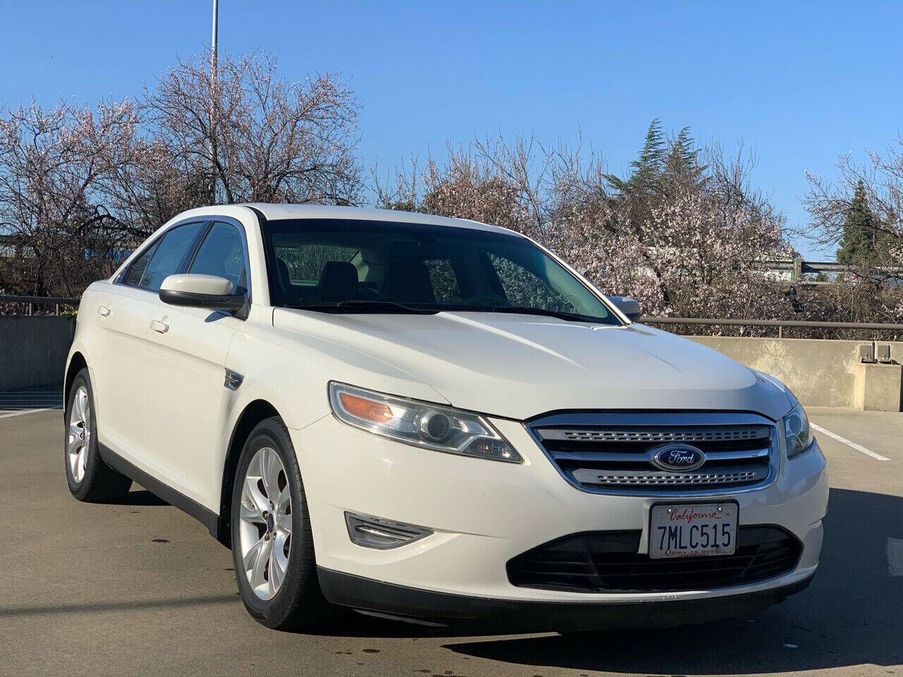 2011 FORD Taurus