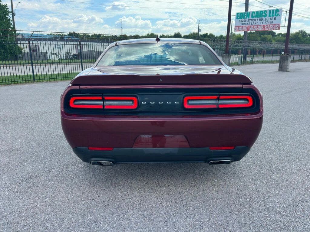 2017 DODGE Challenger