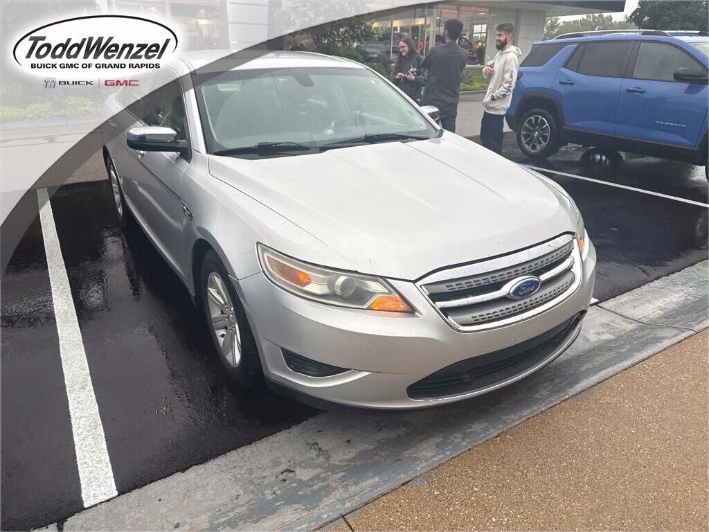 2012 FORD Taurus