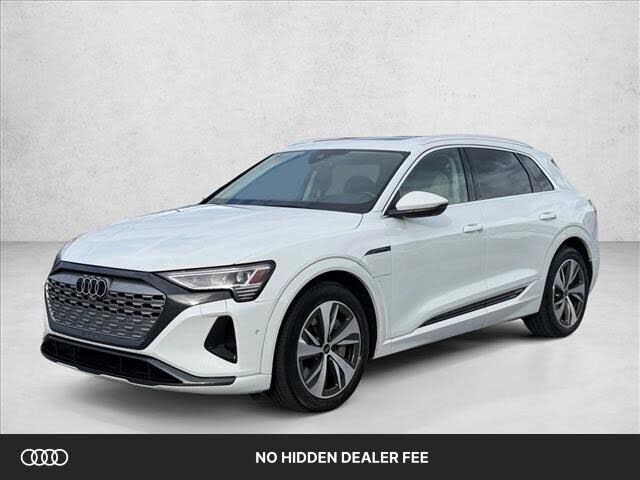 2024 AUDI Q8