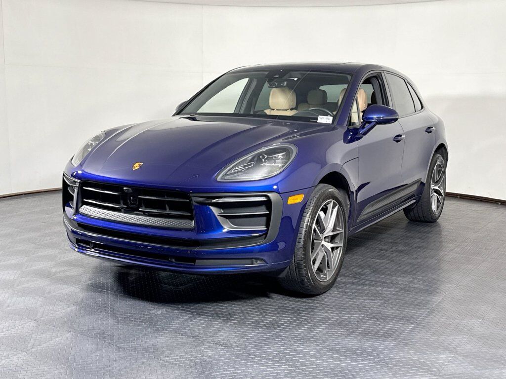 2026 PORSCHE Macan