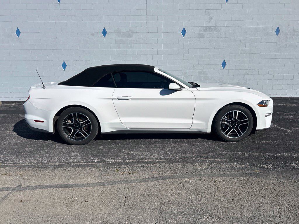 2021 FORD Mustang