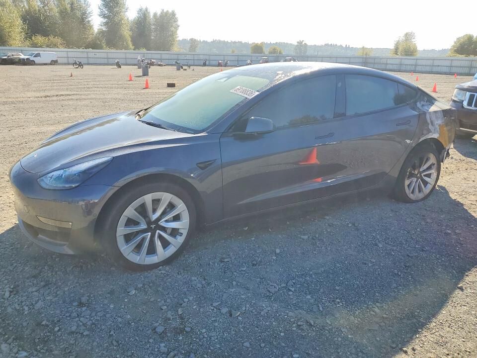 2022 TESLA Model 3