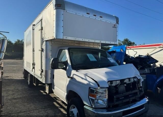 2022 FORD E-450