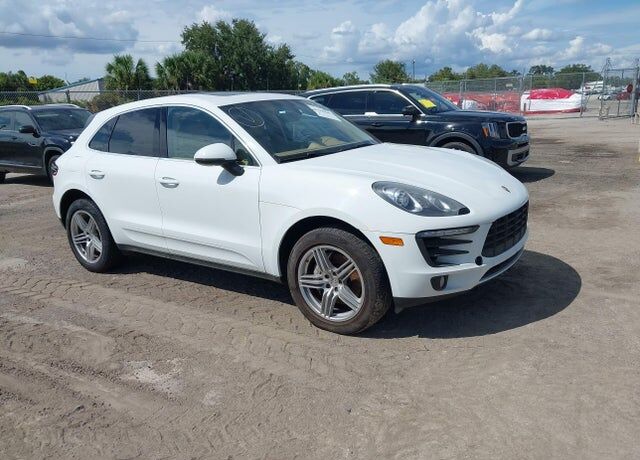 2015 PORSCHE Macan