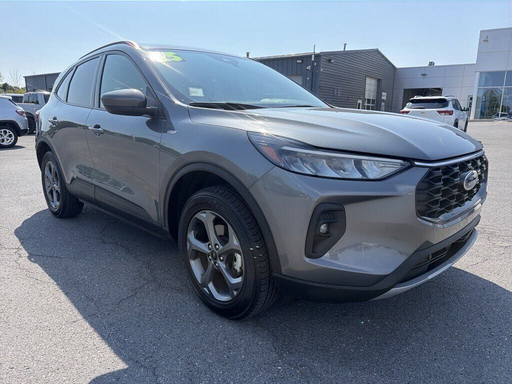 2025 FORD Escape