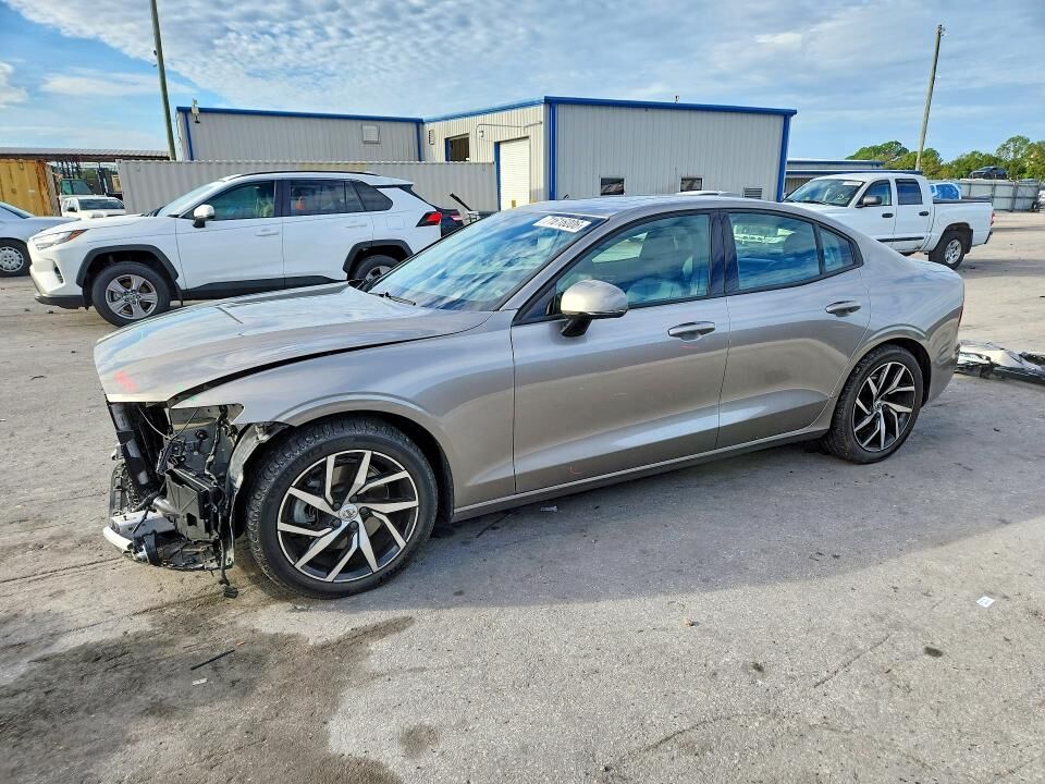 2020 VOLVO S60