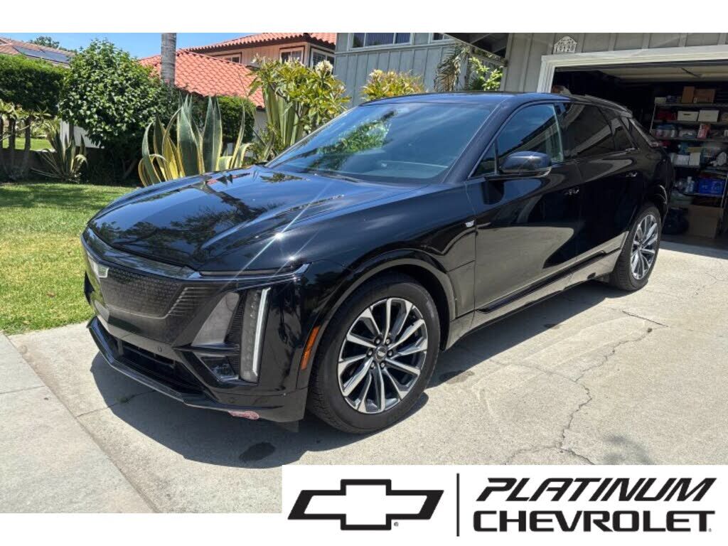 2024 CADILLAC Lyriq