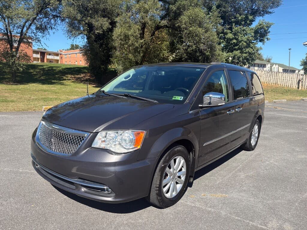 2015 CHRYSLER Town and Country