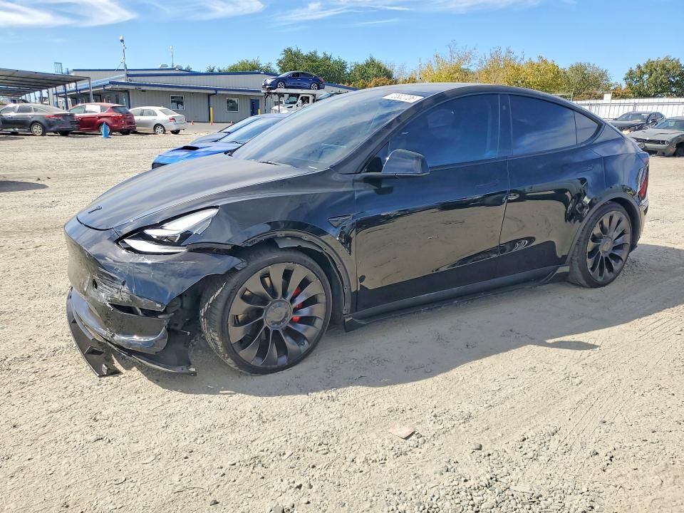2023 TESLA Model Y