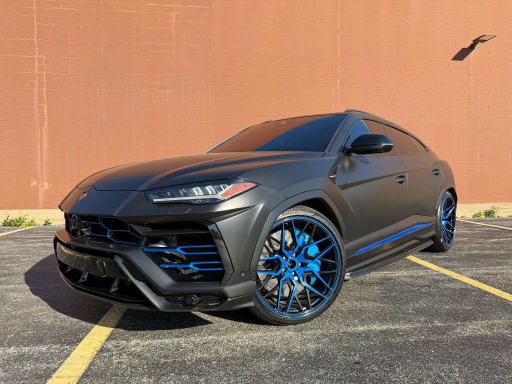 2019 LAMBORGHINI URUS